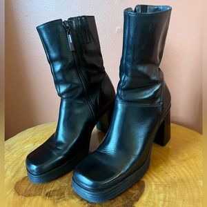 TOMMY HILFIGER 90s Y2K platform chunky heel square toe boots Size 8.5